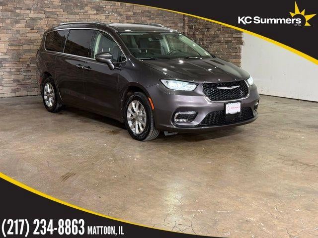 2021 Chrysler Pacifica Touring L in Gray — front three-quarter view